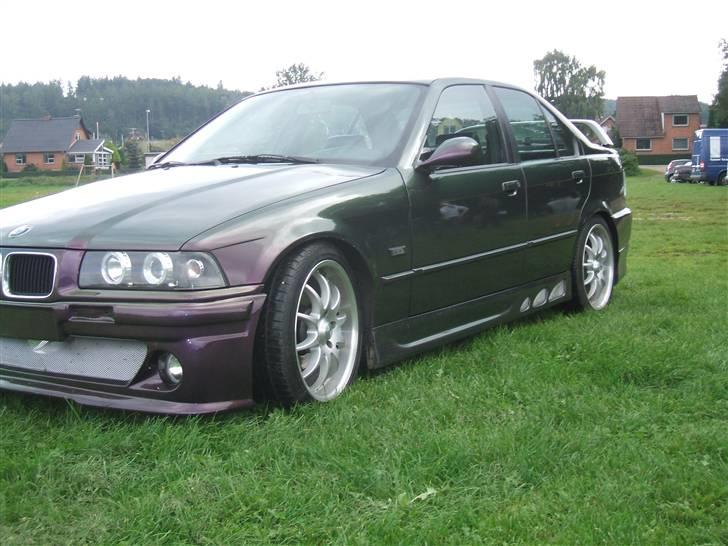 BMW e36 solgt - Bilen set fra siden billede 2