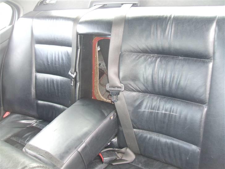 BMW e36 solgt - Bagsædet billede 9