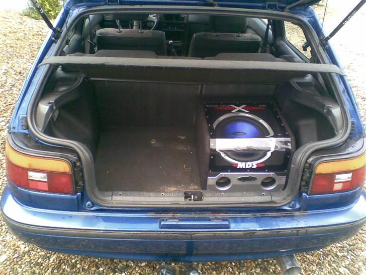 Toyota corolla 1.3 xli (solgt) billede 8