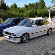 BMW E30 323i  ** solgt**