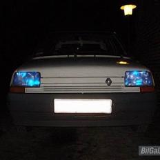 Renault 5 Campus (Død)