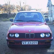 BMW E30 2.0i 