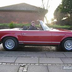 Mercedes Benz 280 SL