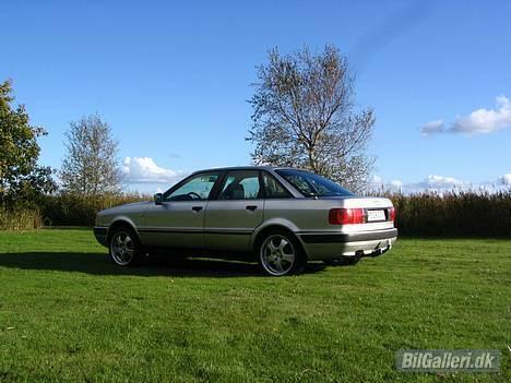 Audi 80 (B4) SOLGT - Her er den så... billede 1