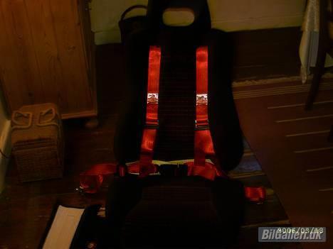 Honda CRX-Nos - Sæde fra CRX 91er som skal i bilen. Så kom der også h-seler til bilen billede 4