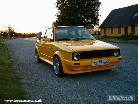 VW golf 1 cabriolet. (solgt) - med de gamle fælge. billede 3