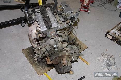 Toyota MR2 - Den gamle maskine, var næsten ok.. ;) lige bortset fra et plejleje.. billede 4