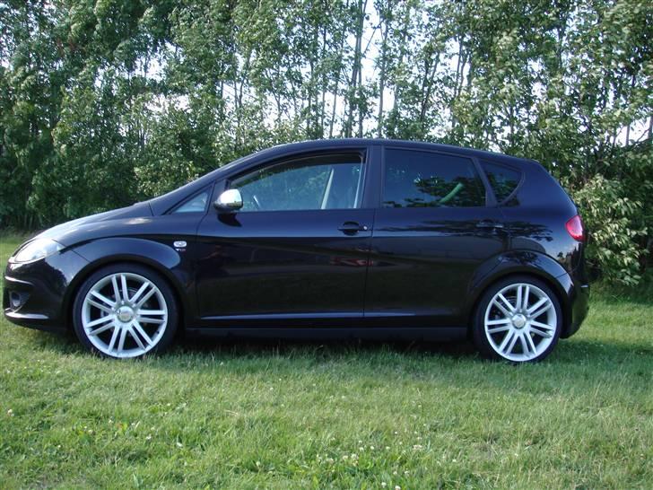 Seat Altea 2,0tdi - NY MOTORCYKEL billede 2