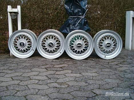 BMW 320i (Solgt) billede 10