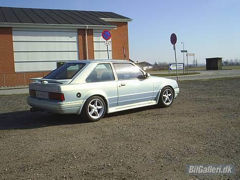 Ford Escort 1,6  (solgt) billede 8