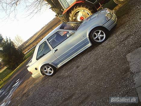 Ford Escort 1,6  (solgt) - med alufælge på:) billede 4