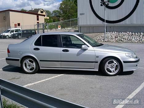 Saab 9,5 Turbo Aero - Et billede fra sidste sommer med solfilm i de bagerste ruder. billede 1