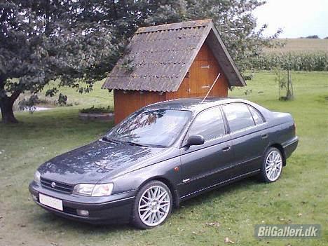 Toyota Carina E SOLGT billede 1