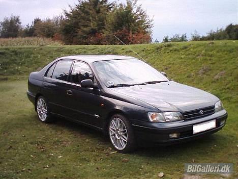 Toyota Carina E SOLGT billede 2