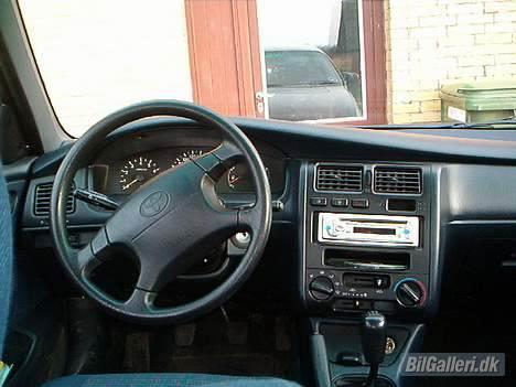 Toyota Carina E SOLGT billede 3