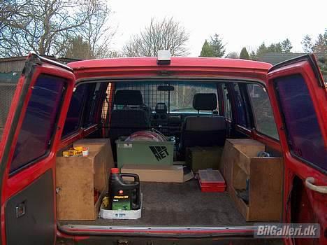 Toyota landcruiser - lidt rodet men der er jo plads nok  billede 6