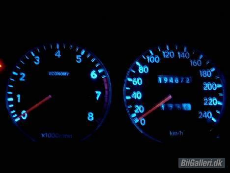 Toyota Corolla 1.6 GSi - SOLGT - Blå instrumentering fra Dioder.dk billede 7