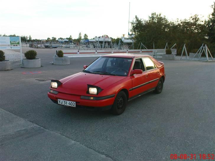 Mazda 323f Solgt billede 10