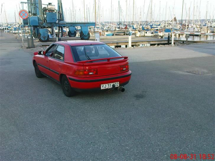 Mazda 323f Solgt billede 11