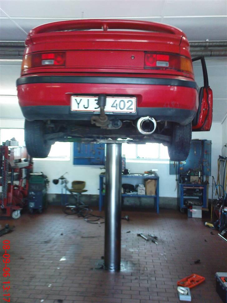 Mazda 323f Solgt billede 13