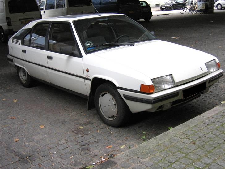 Citroën BX 19 GT - Klassisk Serie 1 BX, i farven "Blanc Meije". Produceret 7. februar 1985. billede 1