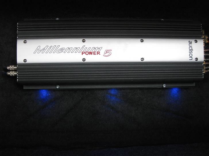 Peugeot 306 2,0 HDi "Løven" SOLGT - Audison Millenium 5 forstærker... Den er fandme god... billede 18