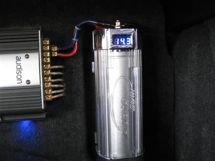 Peugeot 306 2,0 HDi "Løven" SOLGT - Kondensatoren 2 farad... Den plejer at lyse helt blå... billede 19