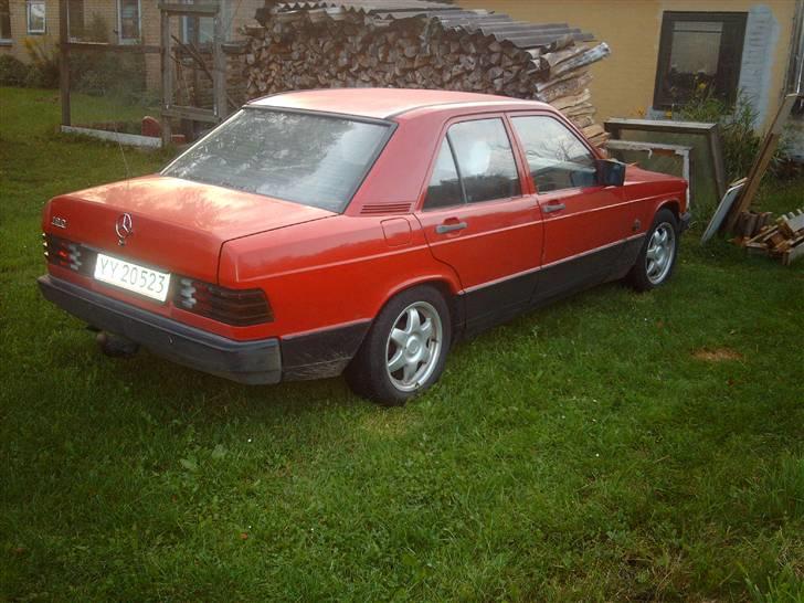 Mercedes Benz 190 2.0  billede 3