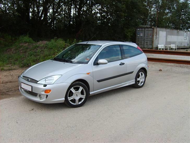Ford Focus 1.6 3-dørs billede 1