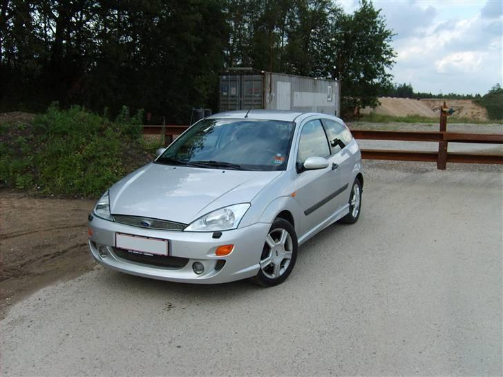 Ford Focus 1.6 3-dørs billede 2