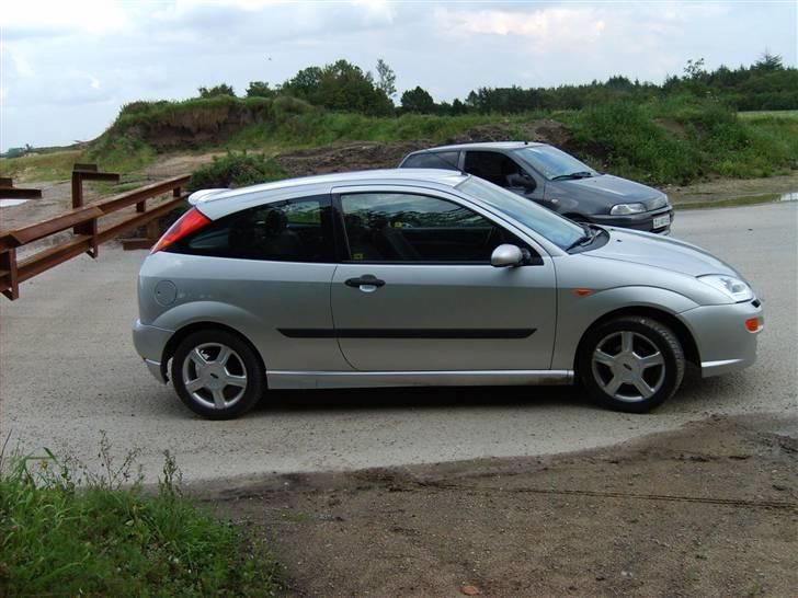 Ford Focus 1.6 3-dørs billede 3