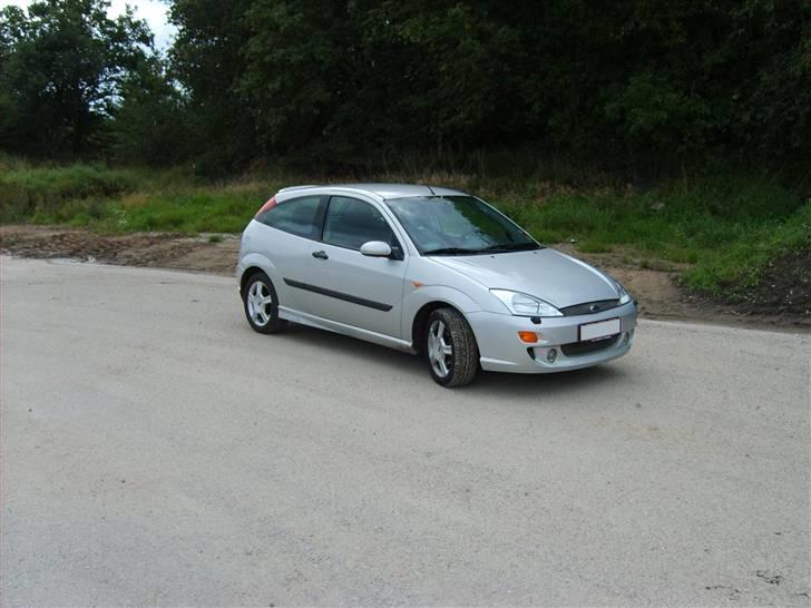 Ford Focus 1.6 3-dørs billede 9