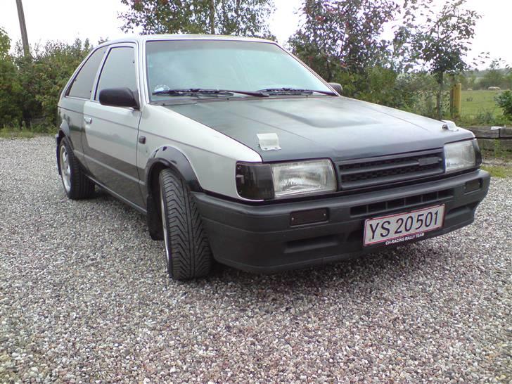 Mazda 323 (solgt) billede 5