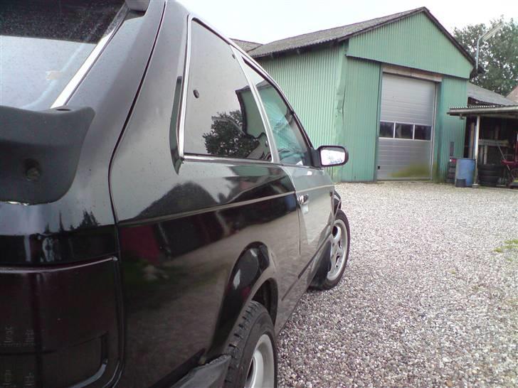 Mazda 323 (solgt) billede 8