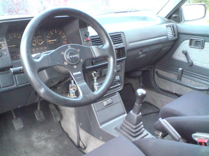 Mazda 323 (solgt) billede 11