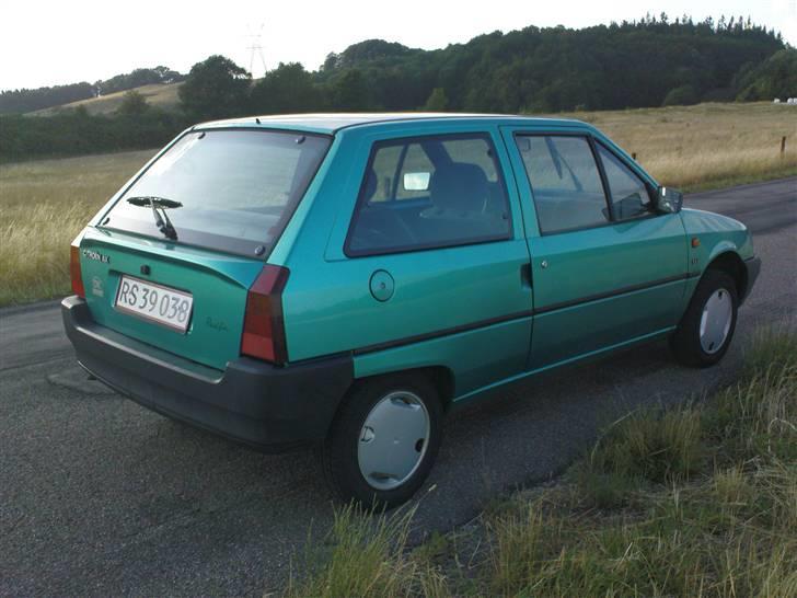 Citroën AX 1,1 Pacific - Hahahaha, leder du stadig efter de fede linjer - tro mig de findes ikke. billede 4