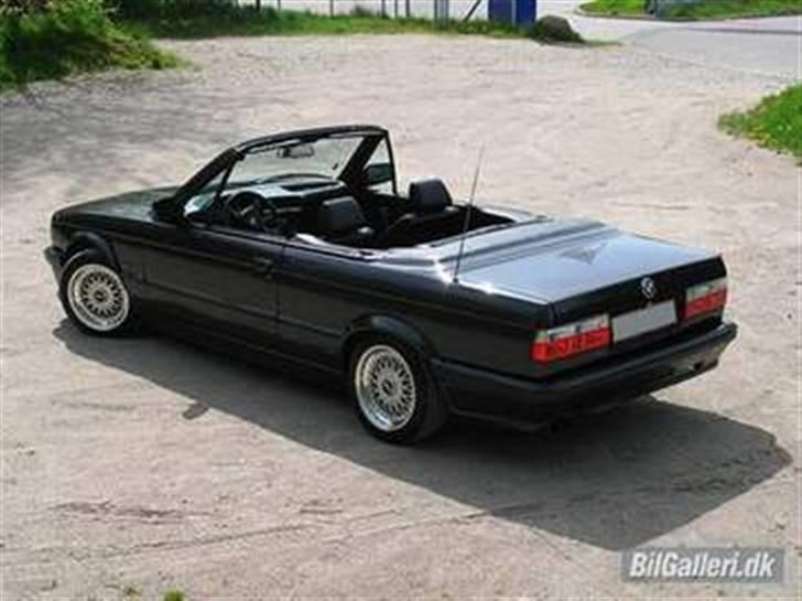 BMW E30 320i cabriolet SOLGT billede 4