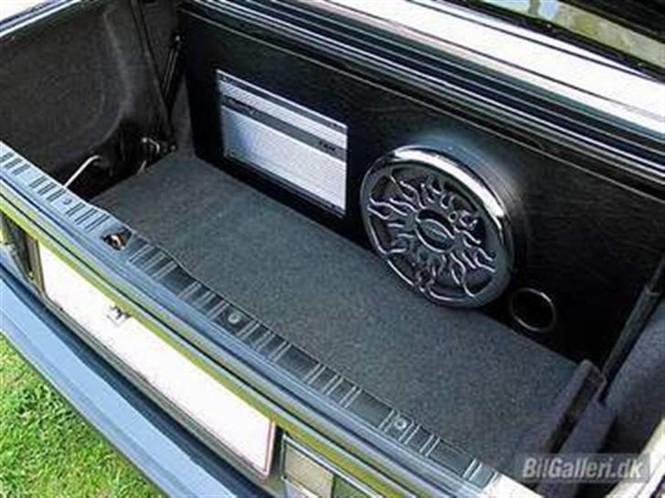 BMW E30 320i cabriolet SOLGT billede 5