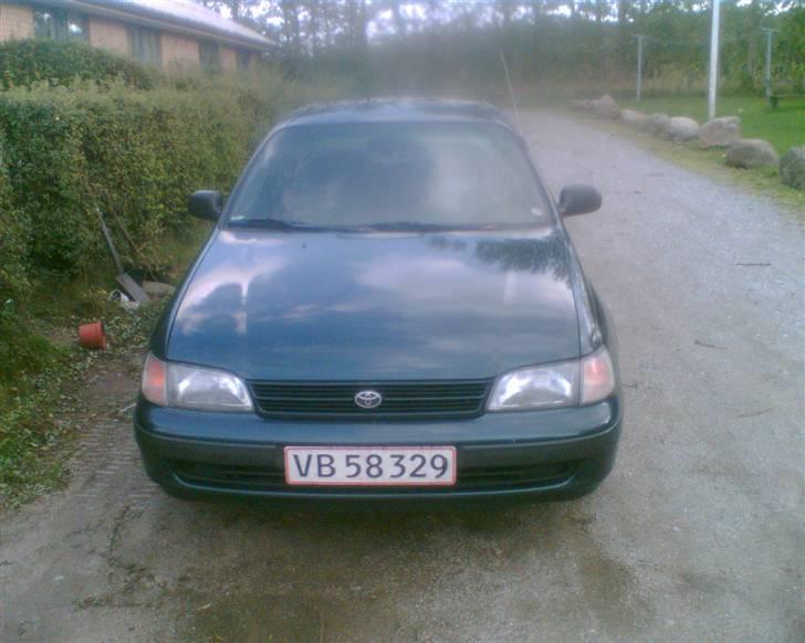 Toyota carina e billede 1