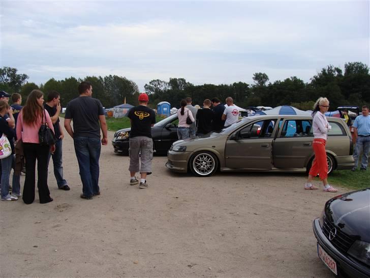 Opel ASTRA G CARAVAN SOLGT - Her er vi til kæmpe opeltræf i tyskland..BOLDENHAGEN.....var en skide fed tur og go menesker.....og ISÆR DIG KENNY DU ER SKU EN MAKKER.....!!! billede 16