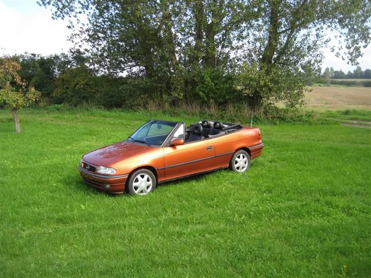 Opel Astra f cab. billede 1