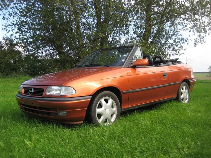 Opel Astra f cab. billede 2