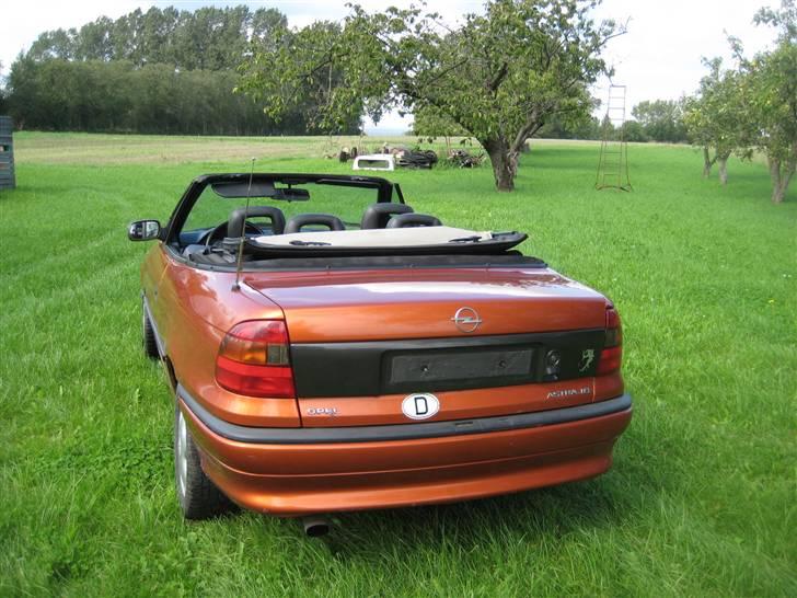 Opel Astra f cab. billede 4