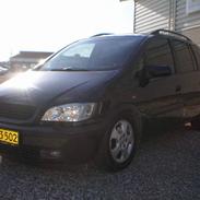Opel Zafira. TOTALSKADET.