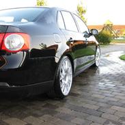 VW Jetta  TDI (SOLGT)