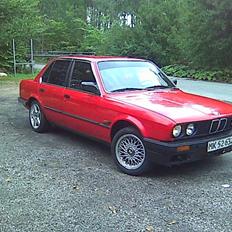 BMW 320i  (bytte med mc)