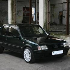 Peugeot 205 2,4 16v GTI
