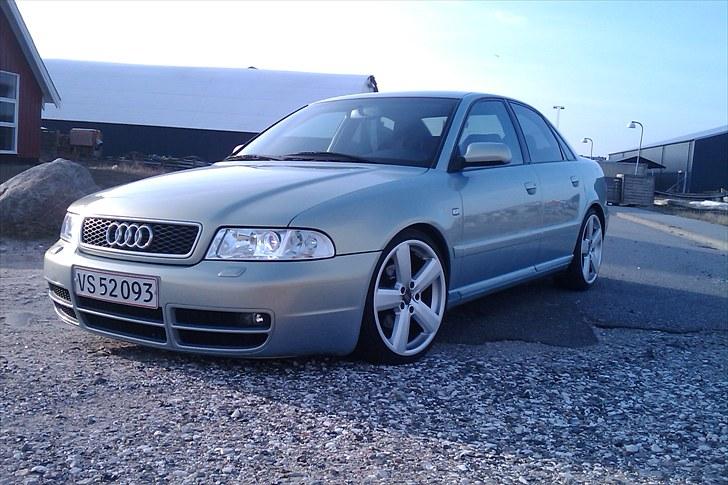 Audi A4 1,8 Turbo - Solgt - Med S4 Kofsnger, Komplet ny front billede 2