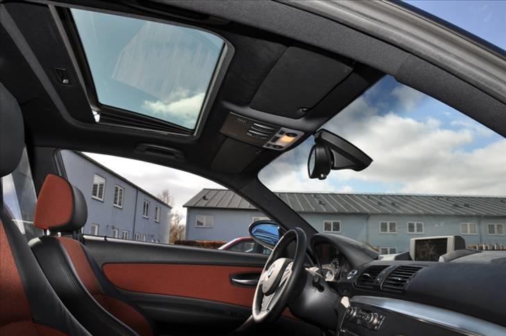 BMW 118d Adv. Automatic Van - Anthrazit himmel og soltag billede 6