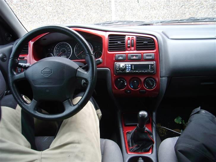 Nissan Primera P11 "Solgt" - Det er ikke helt færdig endnu.. mangler blandt andet min momo gearknop som er i retordre billede 7